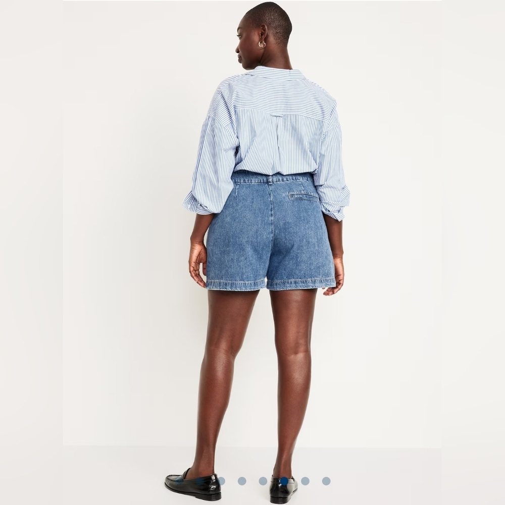 Old Navy High-Waist Blue Denim Shorts - Picture 3 of 7